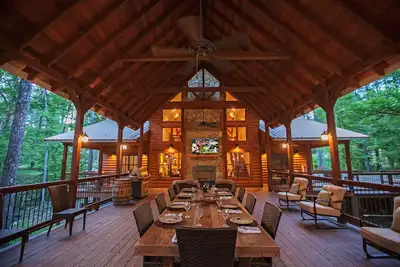 Image de Copper Spa Lodge (14 personnes, 3 maîtres, 1 chambre avec lits superposés, jeux, bain de vapeur humide)
