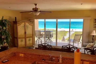 Image de Luxe | Condo Direct Sur La Plage | Piscine | Spa | Vues incroyables