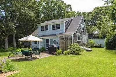 Image de Adorable Oak Bluffs Cottage Avec Ac Sur East Chop