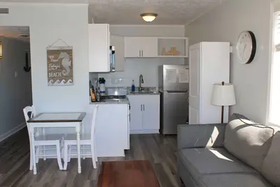 Image de 1 Br, 1 Bath Condo au coeur de Carolina Beach, Animaux acceptés