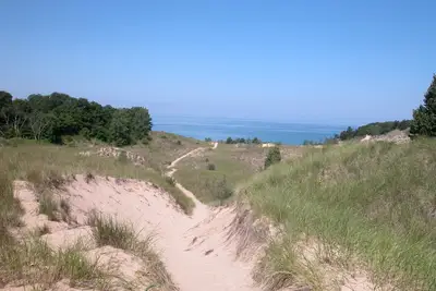 Image de Warren Dunes-2000 Acre Park sur le lac Michigan, Hot Tub, Wbfpl, Wineries, 2br / 2ba