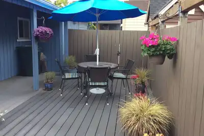 Image de Calme Cottage une chambre avec terrasse dans Walkable Quartier