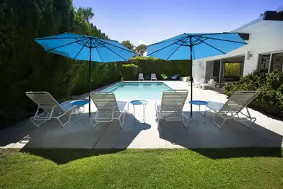 Image de Mid-Century Alexander - P. S. Heaven!