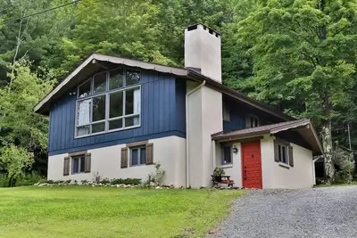 Image de All-Season Mountain Lodge - ski, randonnée, vélo, près de Windham & Hunter Ny