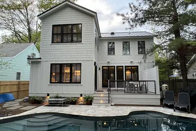 Image de In-Town Rehoboth, Private Oasis and Pool