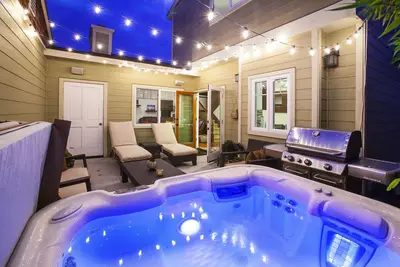 Image de Pier Close Beach Home Juste 1/2 bloc de sable!