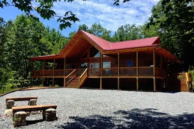 Image de Brooke's Place * Deep Creek Area * - * Nouvelle cabine de luxe *