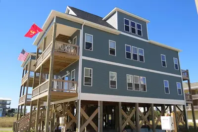 Image de Superbe nouveau luxe maison de 4 chambres avec vue sur l'océan Fabulous / Pet Friendly
