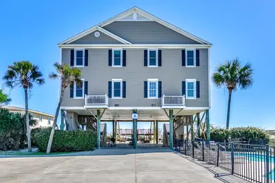 Image de Duplex en bord de mer massif avec 6 cac \/ 6 ba de chaque côté; total 12 cac \/ 12 ba