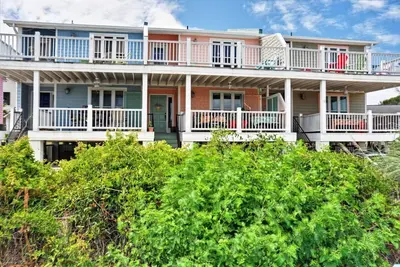 Image de Maison de ville joliment décorée à quelques pas de la plage. Wi-Fi haut débit gratuit