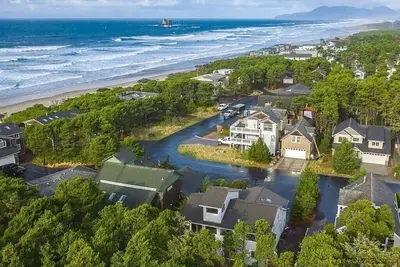 Image de À quelques pas du sable, spacieux, bien approvisionné, idéal pour les réceptions et les réunions