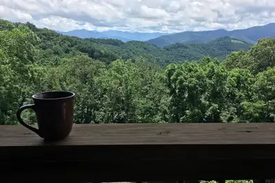 Image de 3600 Elevation Luxury Treetop Tuckaway Cabin Promotions de mars