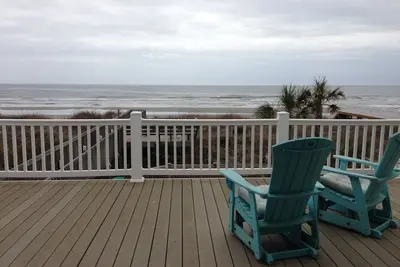 Image de Oceanfront 6 Br / 6. 5 B avec piscine privée et bain à remous, pour 18 personnes