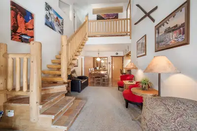 Image de Ski In / Out Five Star Condo - Magnifiquement nommé au meilleur prix 5br / 4ba