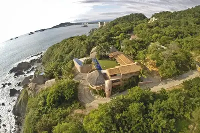 Résidence luxueuse et familiale avec une vue illimitée sur l'océan Pacifique!