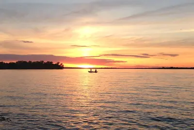 Image de Superbes couchers de soleil, magnifique propriété au bord du lac, belle maison