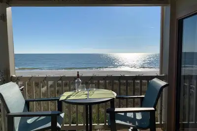 Image de Superbe condo Oceanfront 2br / 2ba - endormez-vous au son de l'océan!