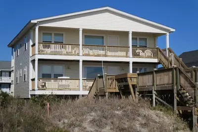 Image de Oceanfront 4-8 Bedroom Duplex (Bottom)