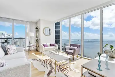 Image de Donnant Sur L'OCÉAN, Condo De Coin De Luxe 2\/2. Gratuit: Piscine, Spa, Gym, Wi-Fi 50Mb