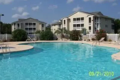 Image de Waterway Landing Ground Floor End Unit in Gated Community