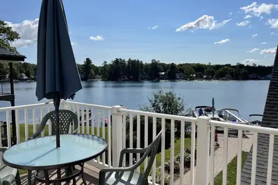 Image de Condo au bord de l'eau propre, ensoleillé et spacieux avec WiFi et entrée privée