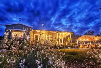 Image de SOULitude Farmstay - Ex Dairy - 4x Bdrm, 2. 5x Bath, 3. 5h> Syd Nth Suburbs