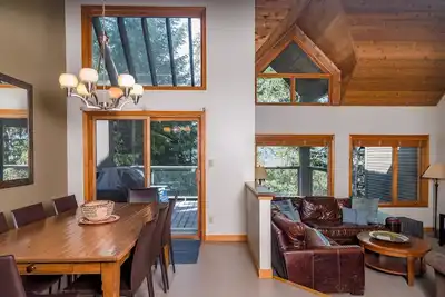 Image de Cedar Ridge 17 | Prime Ski-In, Ski-Out Location | Private Garage & Hot Tub