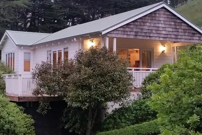 Image de --Woodburn Cottage-- Supérieur autonome rural - 15 minutes de Wellington Cbd