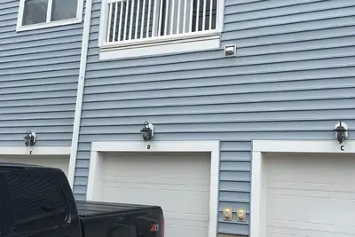 Image de Location au mois et à la semaine à prix réduit Great Townhouse Mid Ocean City on 69th St