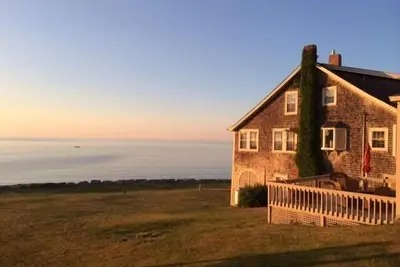 Image de Oceanfront, plage et vues panoramiques! La Maison des Fellows