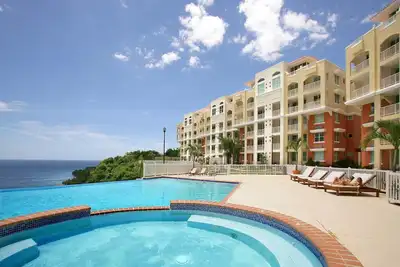 vue sur l'océan couchers de soleil vous attendent dans notre condo de luxe / crash plage bateau