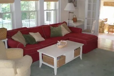 Image de Laissez-vous charmer Au Megansett Beach House Ă North Falmouth