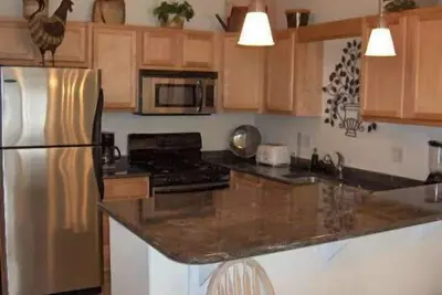 Image de Awesome 3br Condo Steps de la plage; 300 $ de rabais sur les locations de 6/22, 7/6, 8/17 semaines