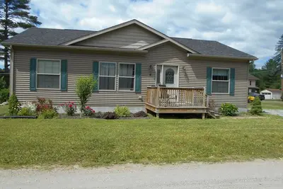 Image de Toute l'année Location occasion - une des trois maisons de location sur la propriété.