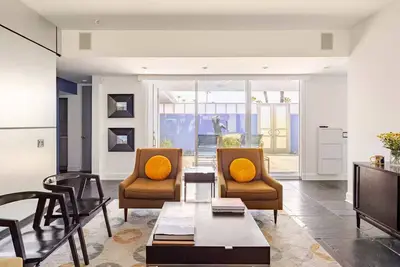 Image de Mid Century Modern Home - Accueil du Seven Lakes Country Club