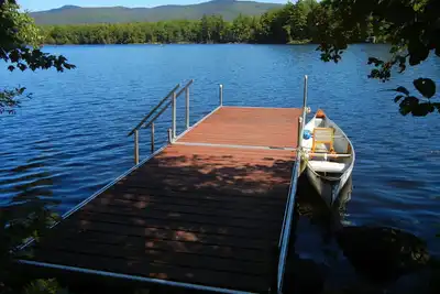 Image de Maison paisible au bord de l'eau sur Lees Pond / 10 min en voiture de la rampe de mise à l'eau de Winnipesaukee