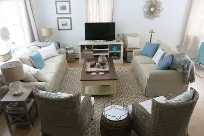 Image de Retraite familiale privée avec vue sur la prairie - 4 chambres, climatisation, tennis, sur piste cyclable, grande cour