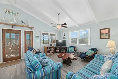 Image de 486 - South Nags Head Ocean Side Rental Home with Spacious Interior