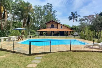 Image de Linda Chácara Guararema / Santa Branca, idéal pour 12 personnes
