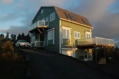 Image de Island House dessus des arbres! 360 degrés Vue sur la mer, Car-accessible, Près de Lunenburg