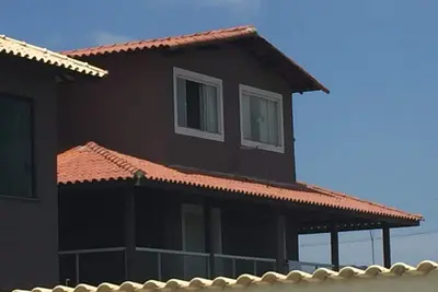 Image de Excellente maison de 3 étages, en face de la plage.