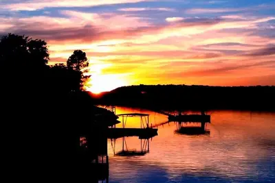Image de Quaint Accueil Waterfront Sur grand terrain avec Deep Water & Dock privé