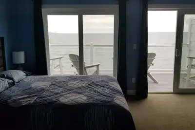 Image de Le plus grand condo en front de mer sur le plafond avec plus de 2000 pieds carrés