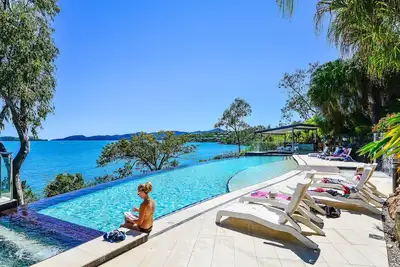 Image de Rivages3 Île Hamilton. Marks Mad sale s'enquérir maintenant. Une vue imprenable et la piscine
