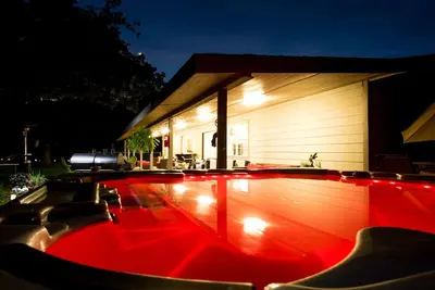 Image de Maison de campagne privée de 7 chambres à coucher sur 5 hectares