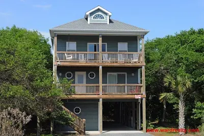 Image de Atkinson Shores - Immaculée, maison de 4 chambres sur rue calme. Grand porche couvert avec balançoire