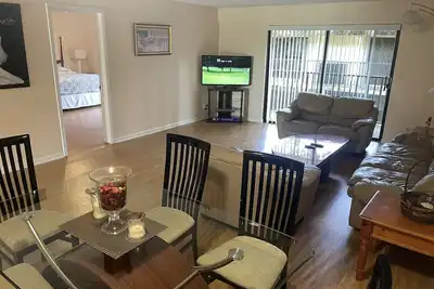 Image de Condo très confortable dans une communauté tranquille