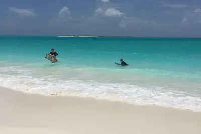 Image de Aqua Dreams, At Beach w \/ Guesthse, 4 Kng bedrms, 3 1\/2 baths, Sleeps 14, Lg Spa! !