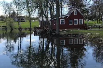Image de Récemment rénové! 2 Br Cabin - Emplacement riverain sur St. Laurent River
