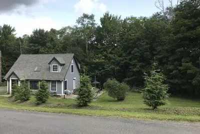 Image de ** Nouveau - Gray House by the Slopes - Retraite de luxe pour quatre saisons avec bain à remous